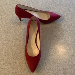Nine West Size 7 Burgundy Suede Heel